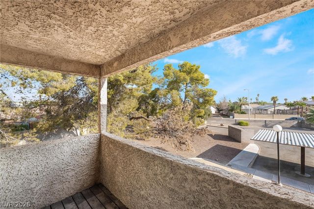 3929 South Torrey Pines Drive, Las Vegas, NV 89103