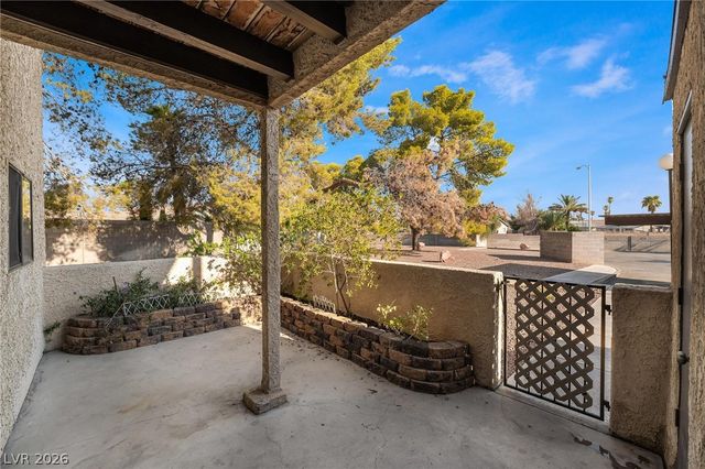 3929 South Torrey Pines Drive, Las Vegas, NV 89103