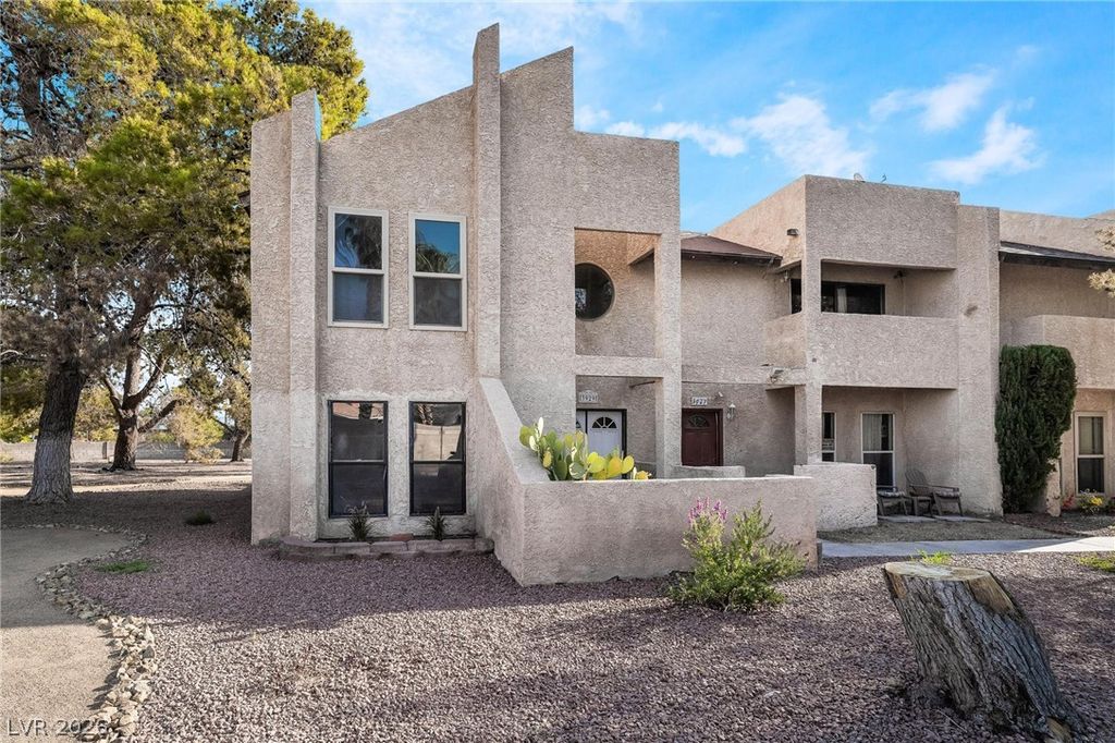 3929 South Torrey Pines Drive, Las Vegas, NV 89103