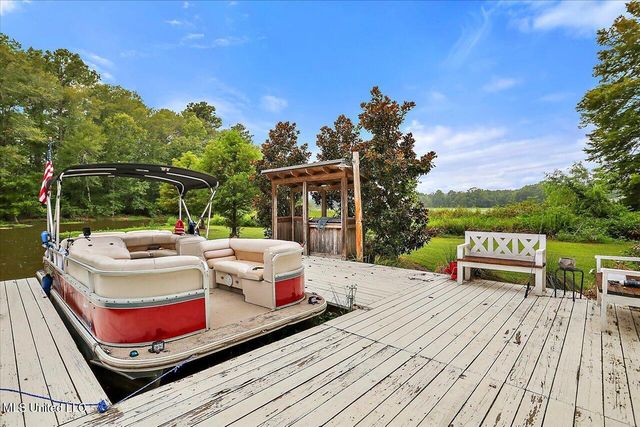 1109 Foxpoint, Brandon, MS 39047