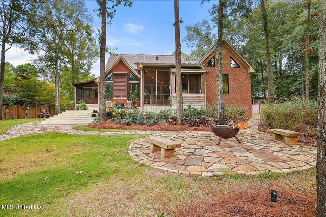 1109 Foxpoint, Brandon, MS 39047