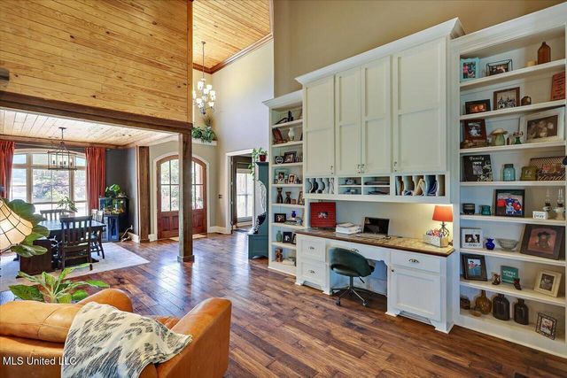 1109 Foxpoint, Brandon, MS 39047