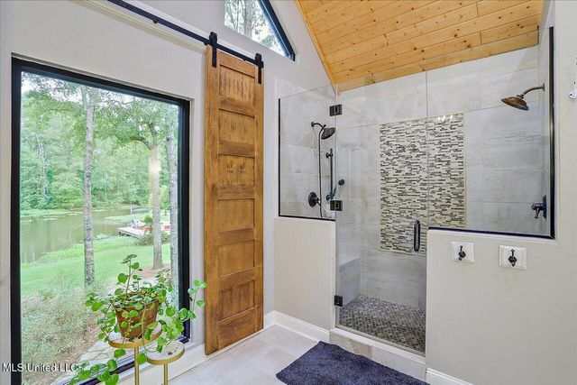 1109 Foxpoint, Brandon, MS 39047