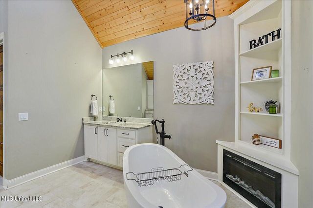 1109 Foxpoint, Brandon, MS 39047