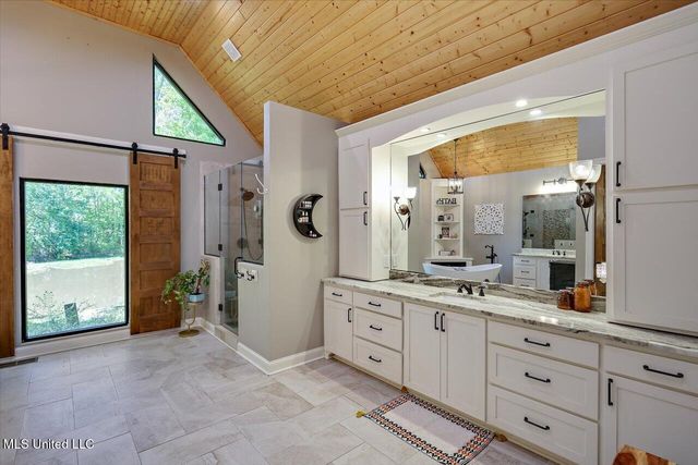 1109 Foxpoint, Brandon, MS 39047