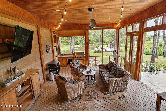 1109 Foxpoint, Brandon, MS 39047