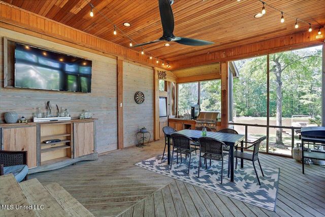1109 Foxpoint, Brandon, MS 39047