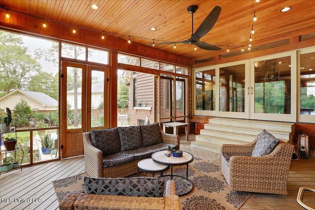 1109 Foxpoint, Brandon, MS 39047