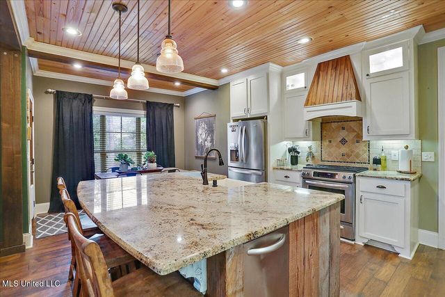 1109 Foxpoint, Brandon, MS 39047