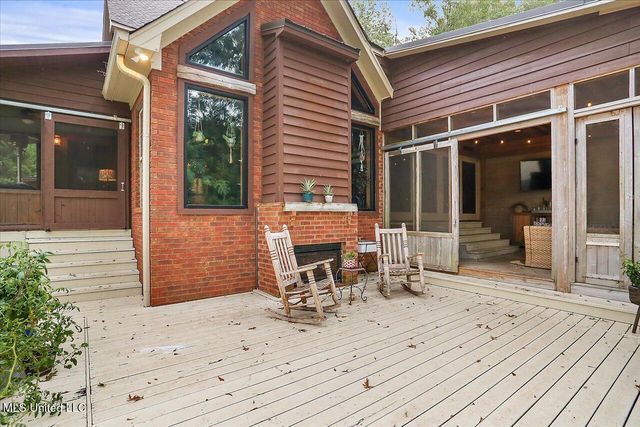 1109 Foxpoint, Brandon, MS 39047