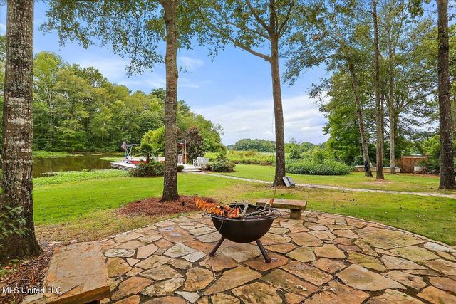 1109 Foxpoint, Brandon, MS 39047
