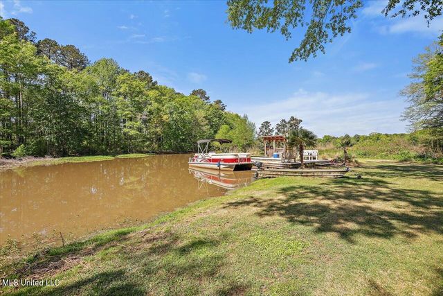 1109 Foxpoint, Brandon, MS 39047
