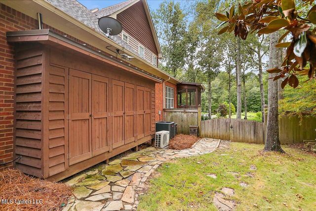 1109 Foxpoint, Brandon, MS 39047