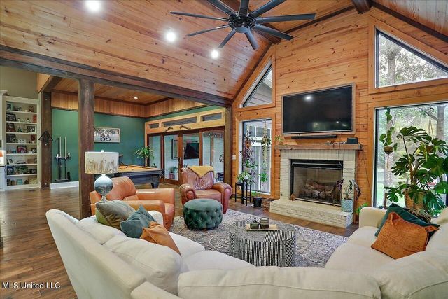 1109 Foxpoint, Brandon, MS 39047
