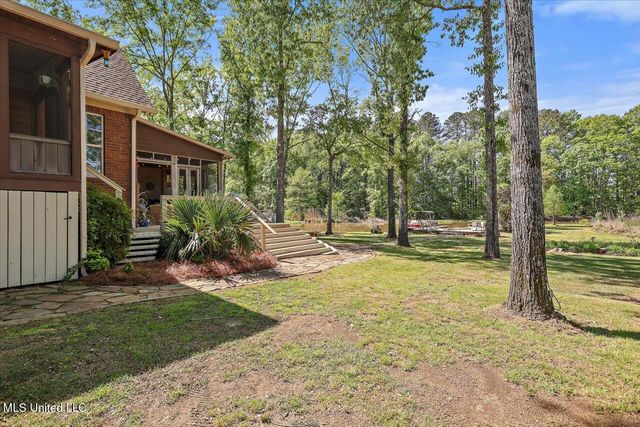 1109 Foxpoint, Brandon, MS 39047