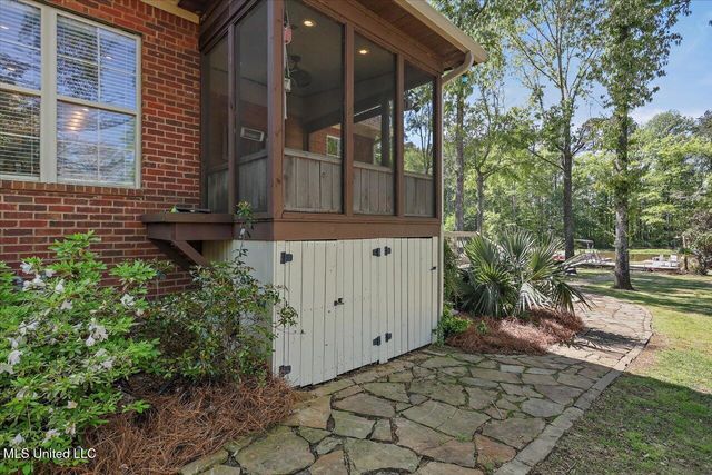1109 Foxpoint, Brandon, MS 39047