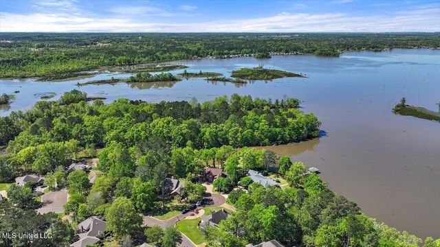 1109 Foxpoint, Brandon, MS 39047