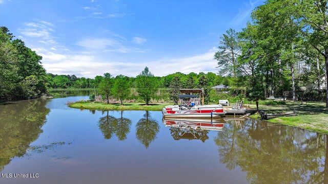 1109 Foxpoint, Brandon, MS 39047