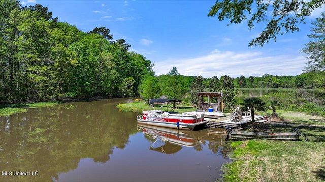 1109 Foxpoint, Brandon, MS 39047