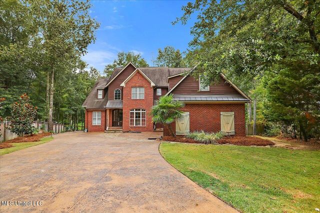 1109 Foxpoint, Brandon, MS 39047