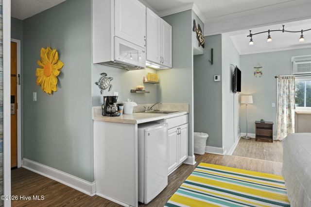 602 W Fort Macon Road 233, Atlantic Beach, NC 28512