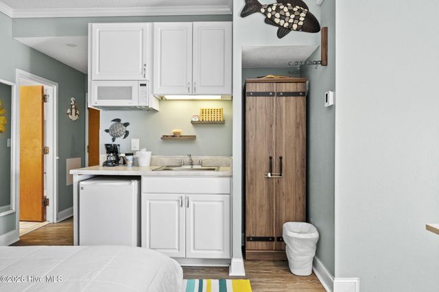 602 W Fort Macon Road 233, Atlantic Beach, NC 28512