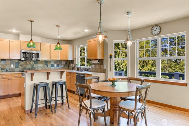 4821 Lookout Avenue, Bellingham, WA 98229