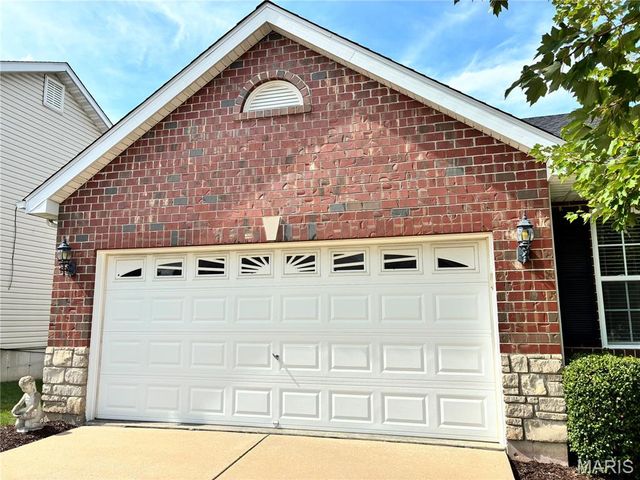 221 Stone Run Boulevard, Wentzville, MO 63385