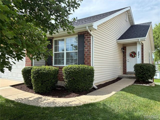 221 Stone Run Boulevard, Wentzville, MO 63385