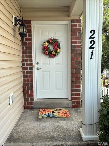 221 Stone Run Boulevard, Wentzville, MO 63385