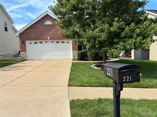 221 Stone Run Boulevard, Wentzville, MO 63385