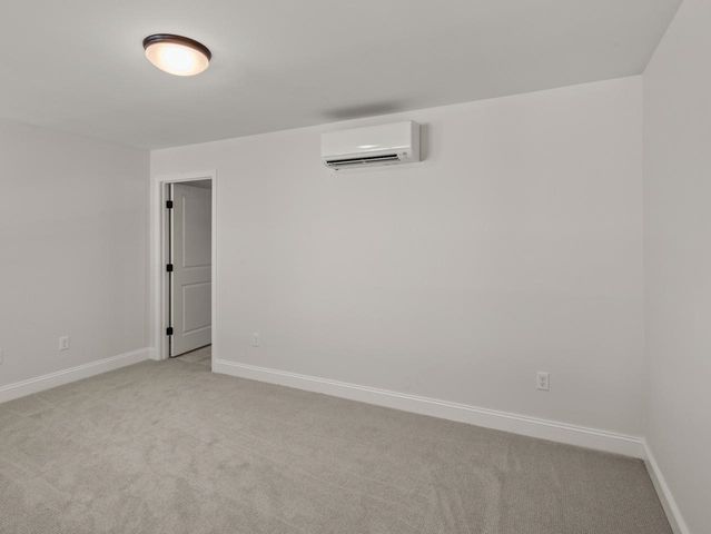 25 Mabel Way, South Burlington, VT 05403