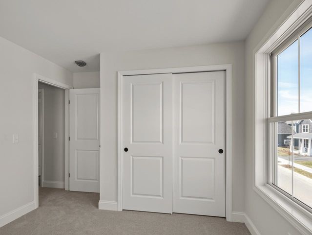 25 Mabel Way, South Burlington, VT 05403