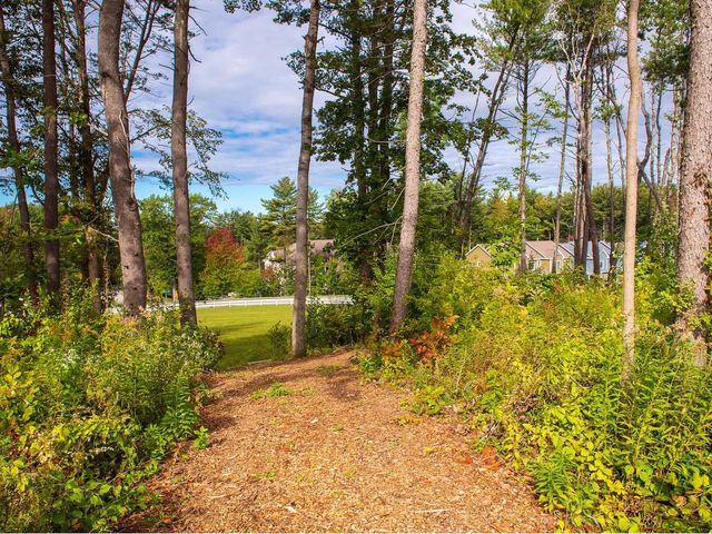 25 Mabel Way, South Burlington, VT 05403
