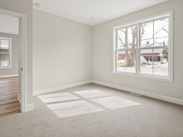 25 Mabel Way, South Burlington, VT 05403