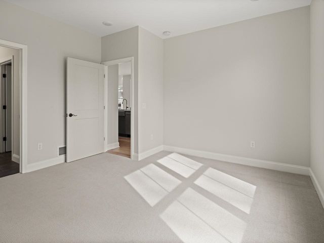 25 Mabel Way, South Burlington, VT 05403