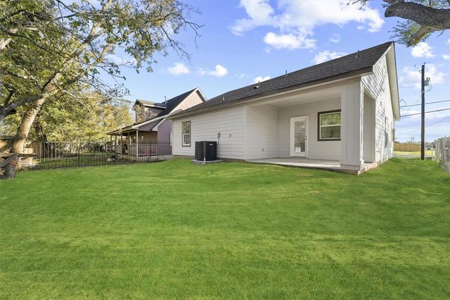 6206 Anderson Street, Texas City, TX 77591