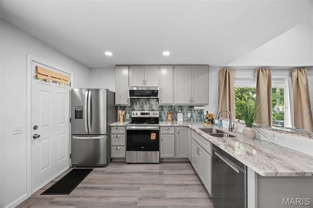 3985 Fairway Drive, Florissant, MO 63033
