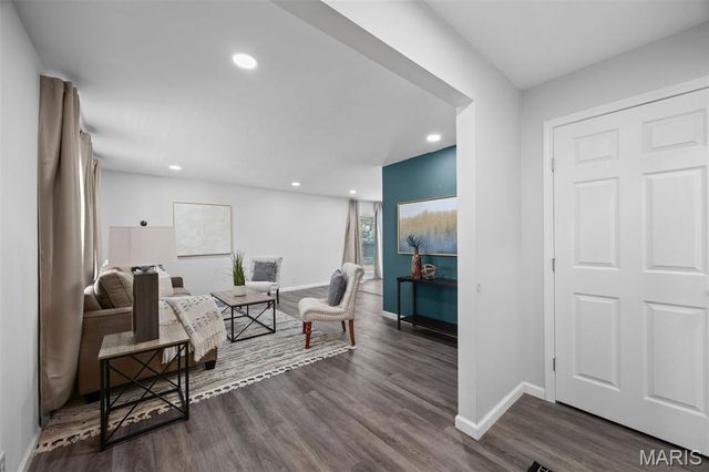 3985 Fairway Drive, Florissant, MO 63033