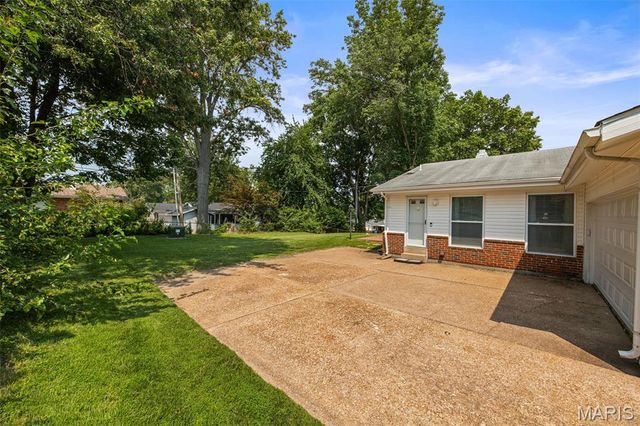 3985 Fairway Drive, Florissant, MO 63033