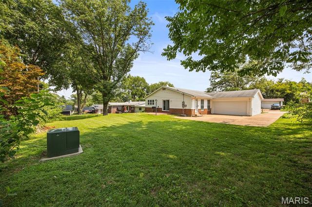 3985 Fairway Drive, Florissant, MO 63033