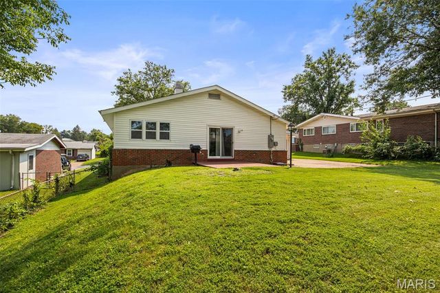 3985 Fairway Drive, Florissant, MO 63033