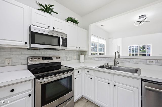 105 N Honey Springs, Fuquay Varina, NC 27526