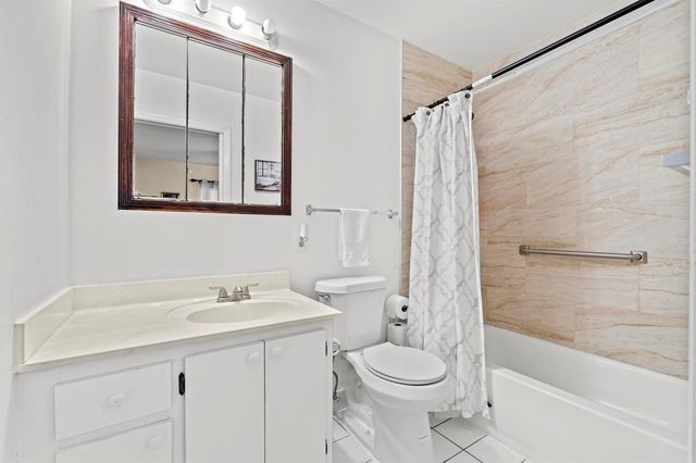 5775 W Fernley Dr Drive W 134, West Palm Beach, FL 33415