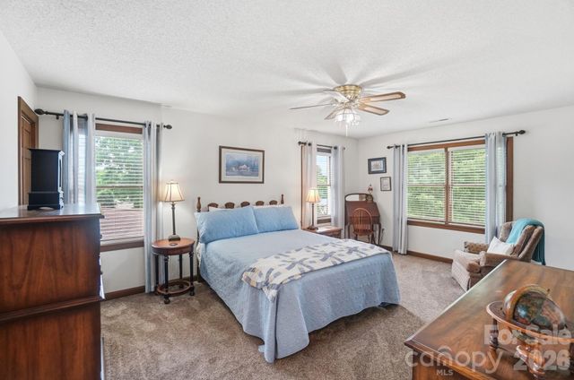 804 Mcgregor Drive NE, Concord, NC 28025
