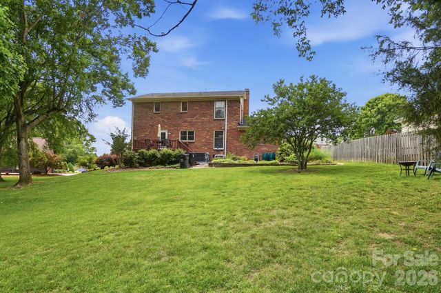 804 Mcgregor Drive NE, Concord, NC 28025