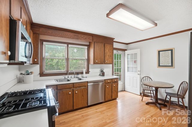 804 Mcgregor Drive NE, Concord, NC 28025