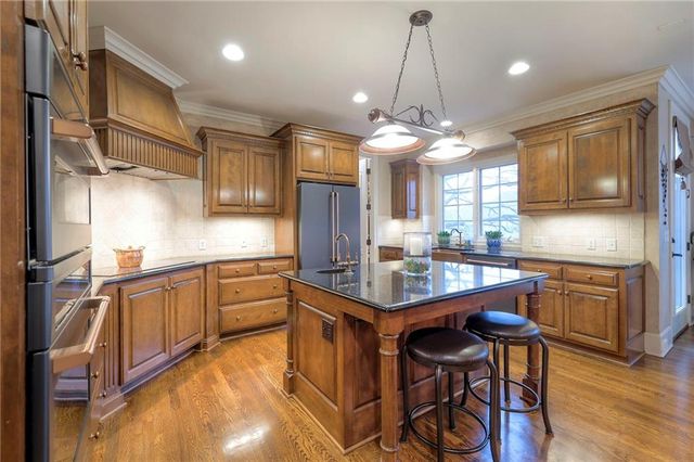 10804 W 141st Street, Overland Park, KS 66221