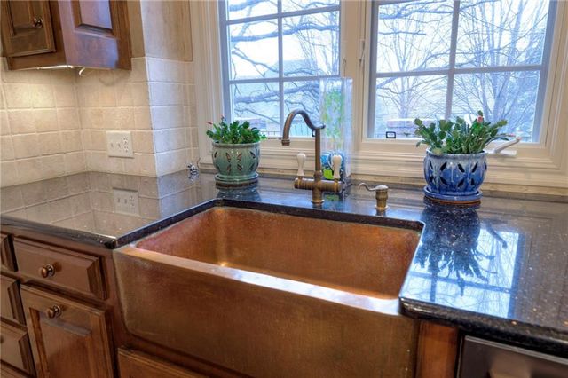 10804 W 141st Street, Overland Park, KS 66221