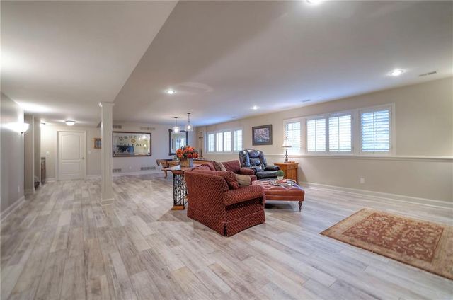 10804 W 141st Street, Overland Park, KS 66221